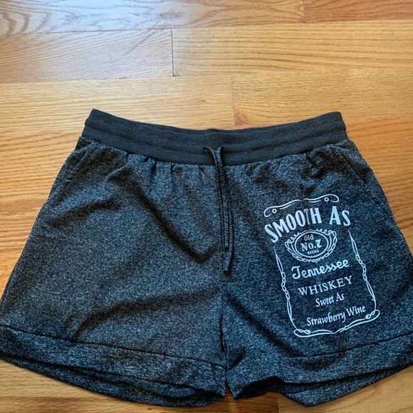 Shorts - Picture 2 of 5